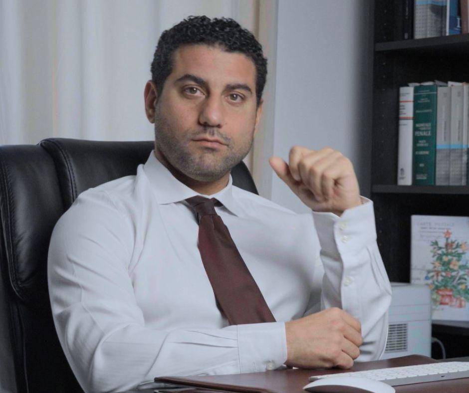 Sottratti - Professionisti - Avvocato Raffaele Pellegrino
