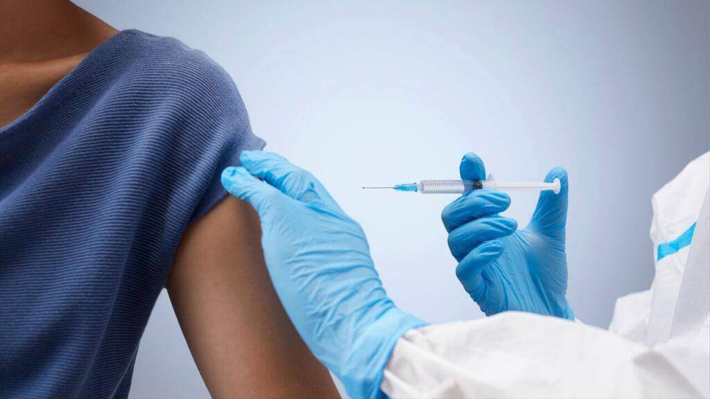 Biologo romano «Mi hanno tolto le figlie dopo il mio no ai vaccini non obbligatori»